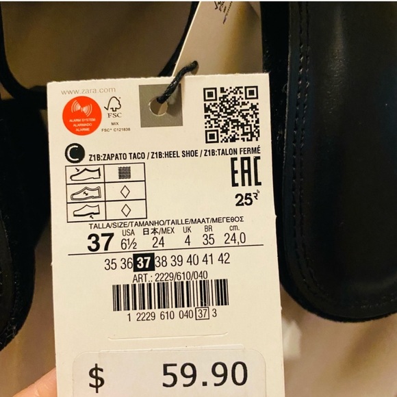 Zara Black with gold chain pointy toe flats. Size US 6.5 UK 37 - Picture 5 of 5